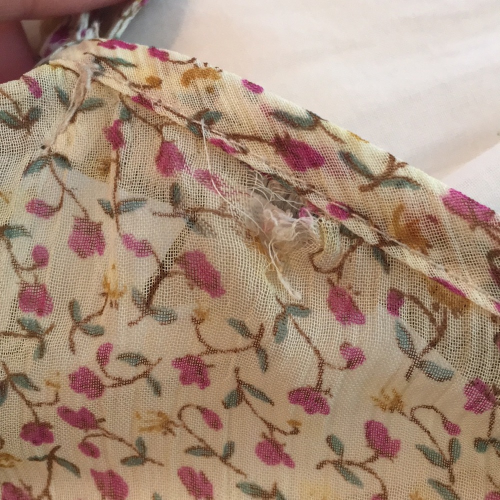 Sheer Floral Tank - Picture 4 of 4